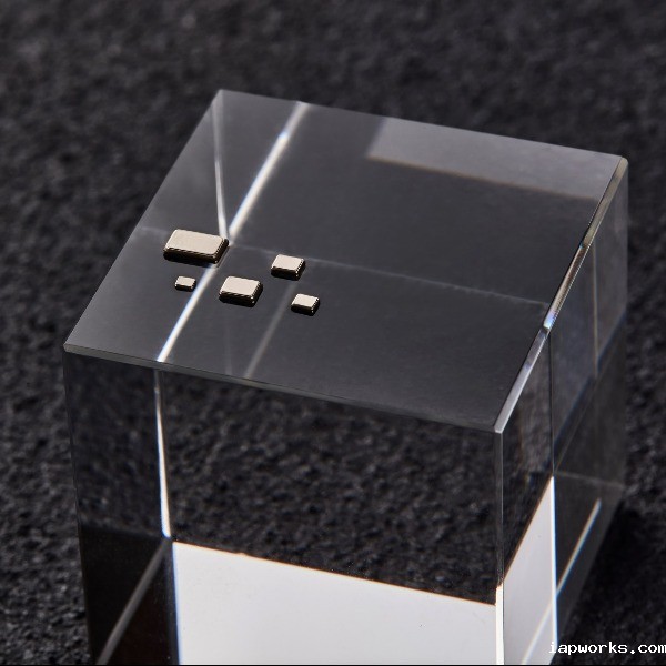 晶体振荡器：电子世界的精准频率之源